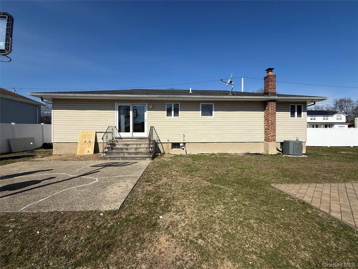 Address not disclosed, Deer Park, NY 11729