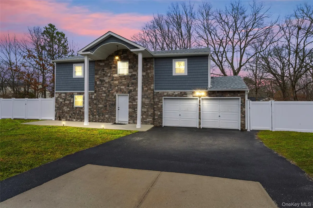 1 Linden ST, Coram, NY 11727