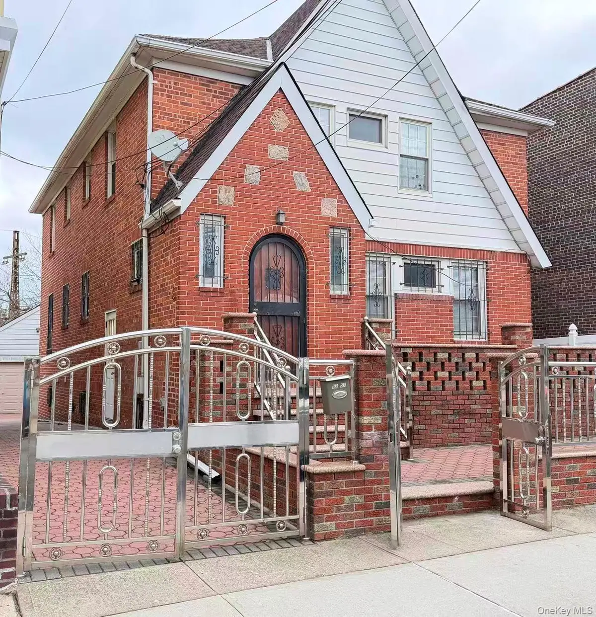 52-57 84th ST, Elmhurst, NY 11373