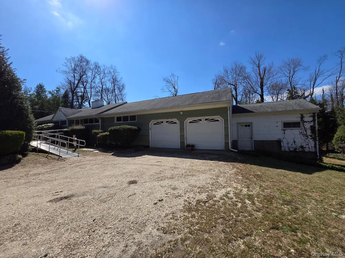 858 Fort Salonga RD, Northport, NY 11768