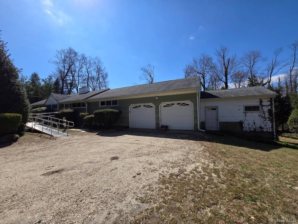 858 Fort Salonga RD, Northport, NY 11768