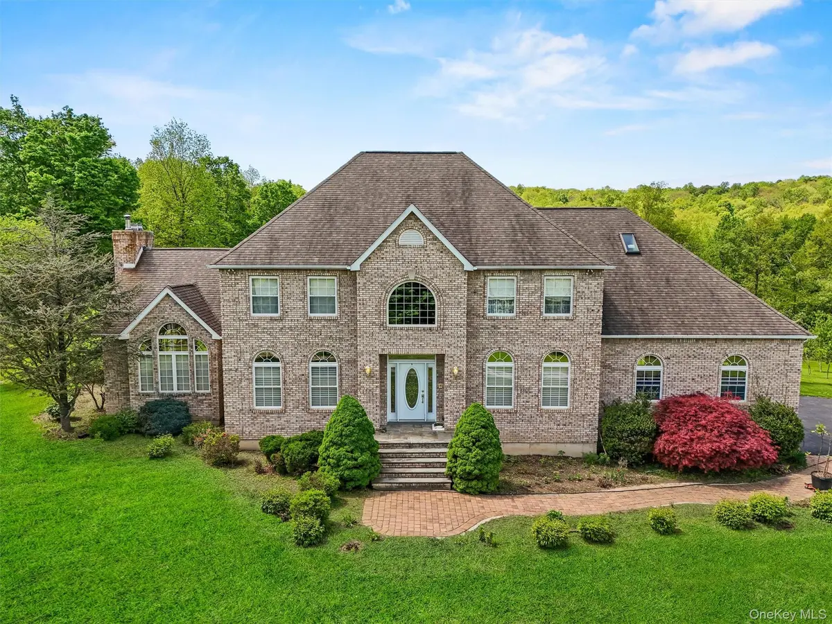 20 Goshen RD, Chester, NY 10918