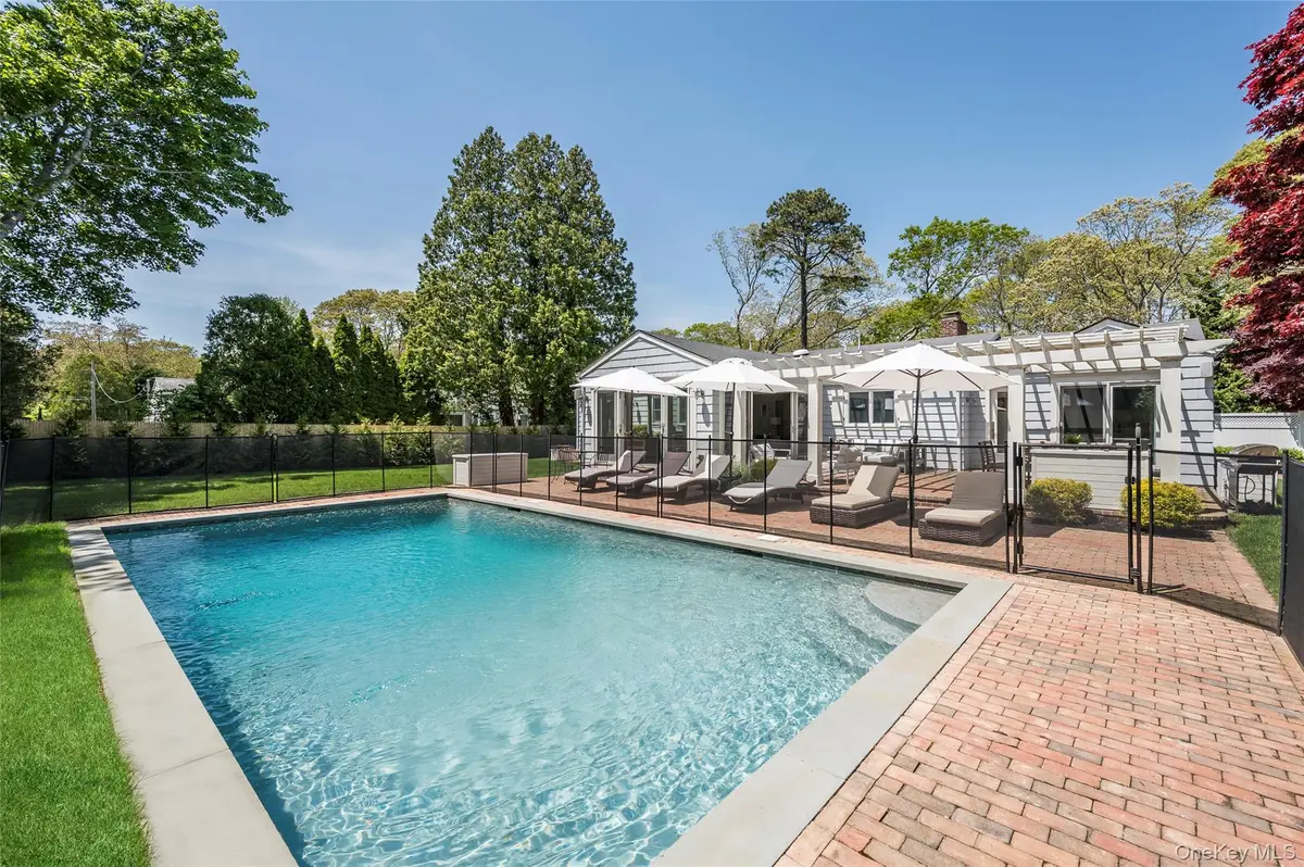 89 South RD, Westhampton Beach, NY 11978