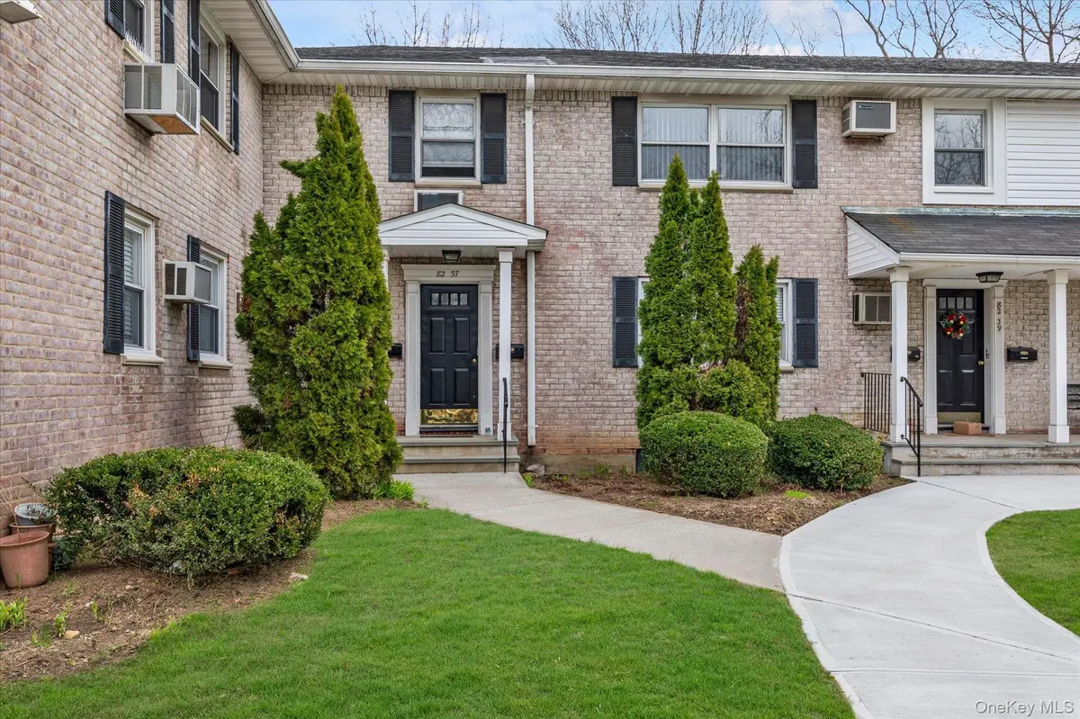 8237 Langdale ST #114A, New Hyde Park, NY 11040
