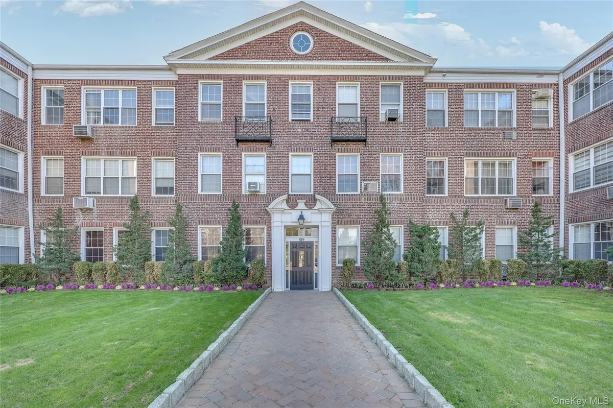 819 Broadway #1-G, Woodmere, NY 11598
