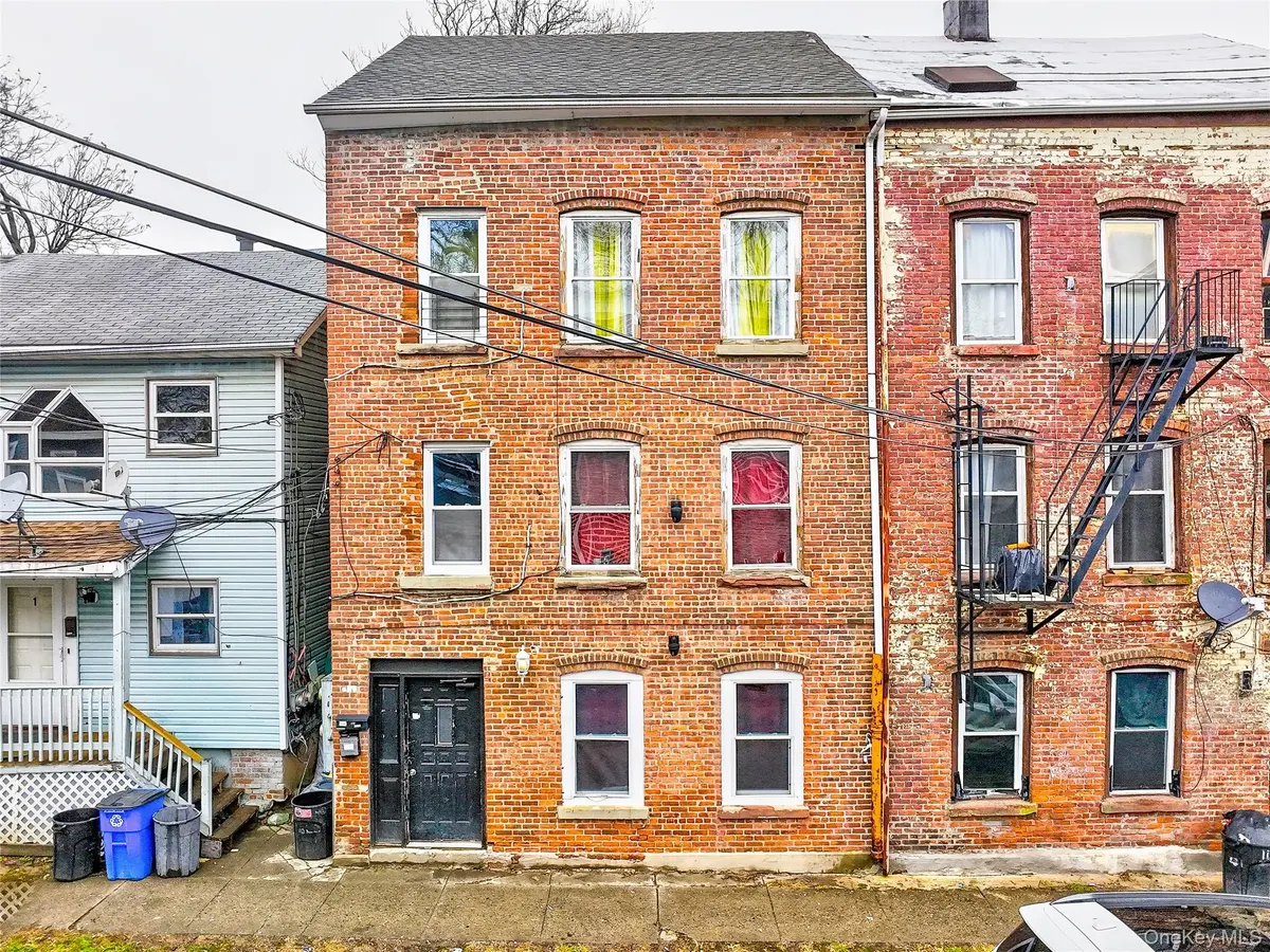112 W Parmenter ST, Newburgh, NY 12550