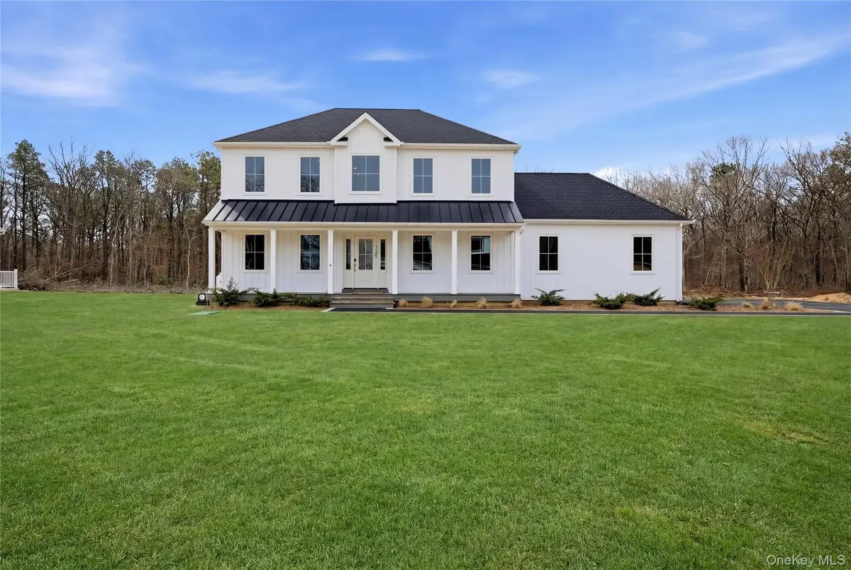 Lot Bookville CT, Holbrook, NY 11741