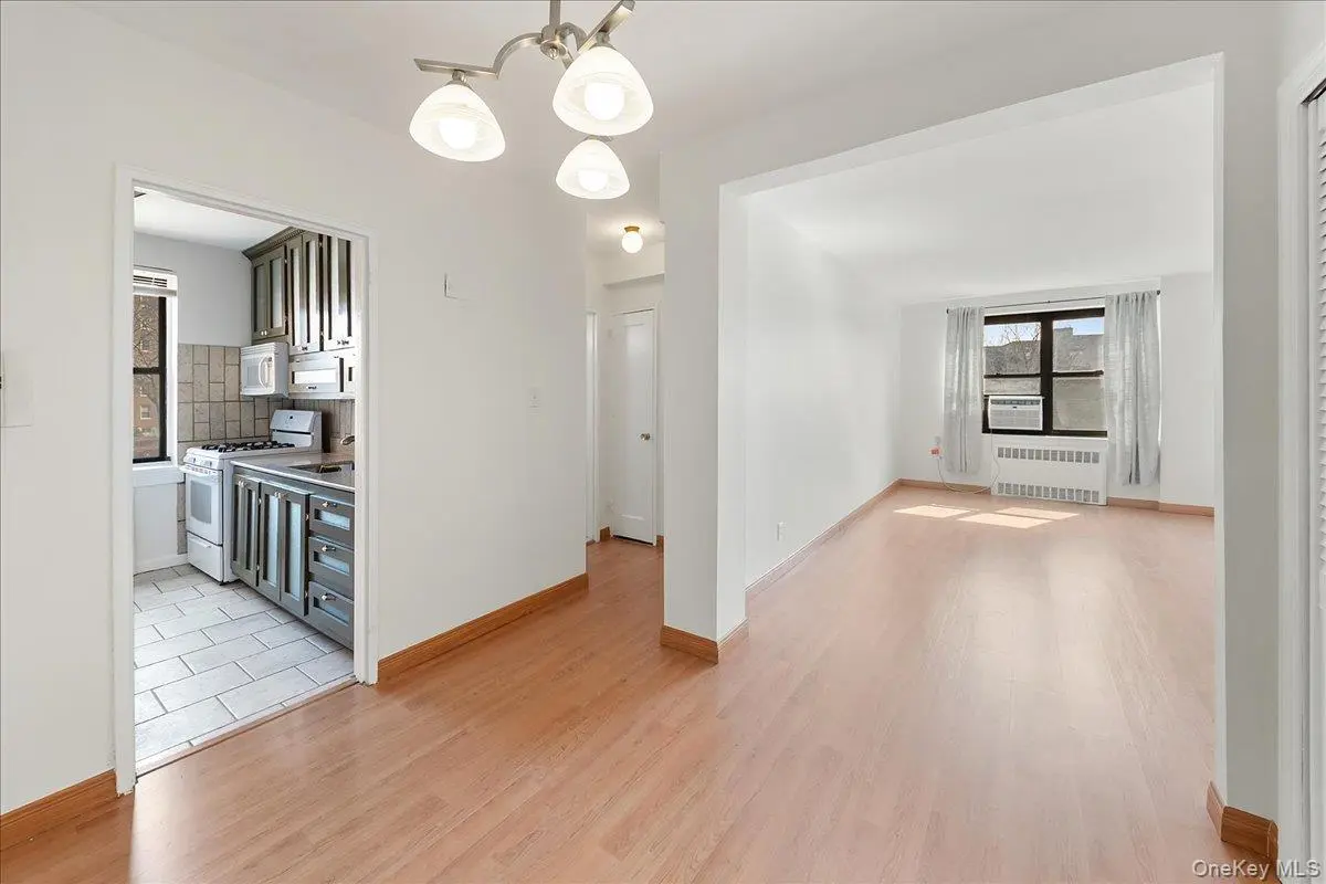 25-40 Union ST #3F, Flushing, NY 11354
