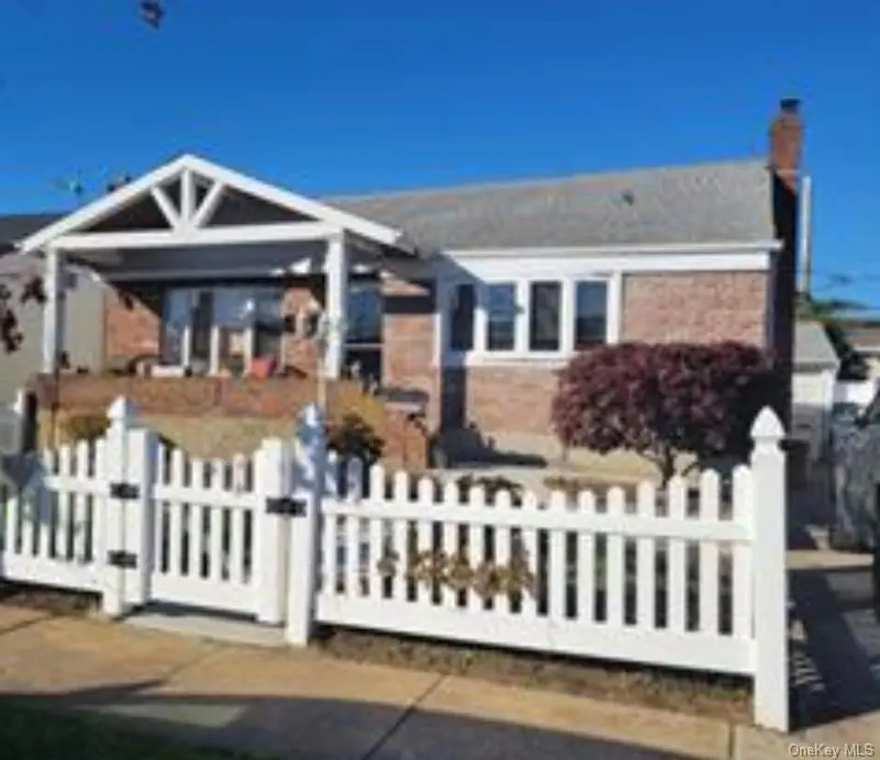 68 Howard AVE, Freeport, NY 11520