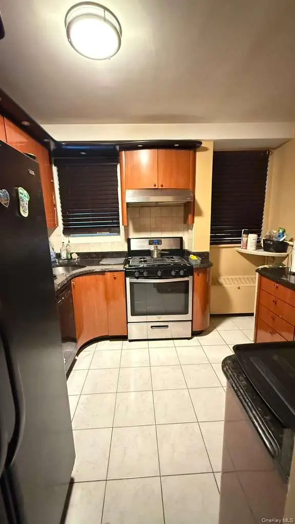 9710 62nd DR #5E, Rego Park, NY 11374