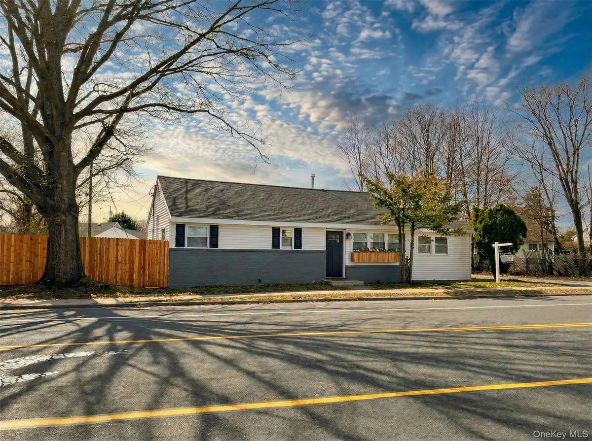 3323 Great Neck RD, Amityville, NY 11701