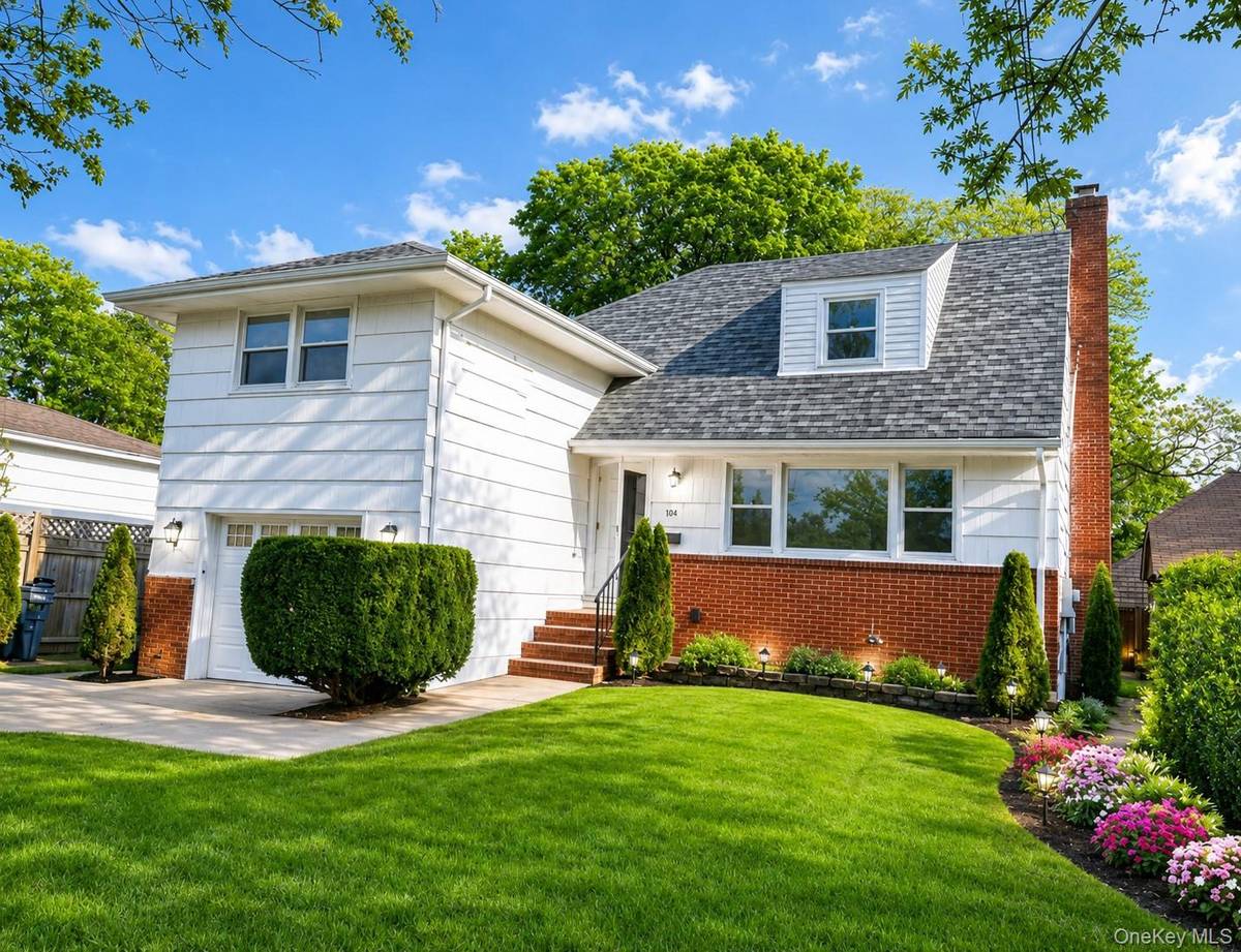 104 Phoenix ST, Hempstead, NY 11550