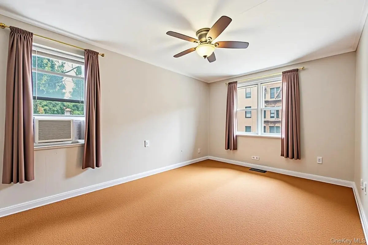 67-87 Booth ST #4C, Forest Hills, NY 11375