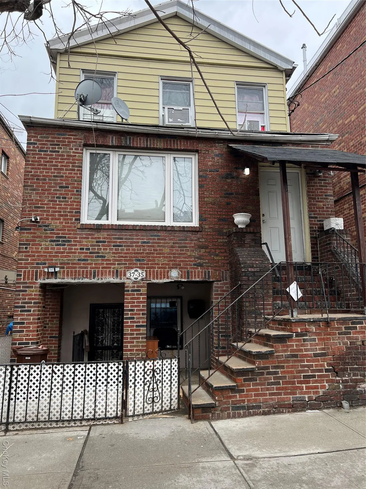 37-35 59th ST, Woodside, NY 11377