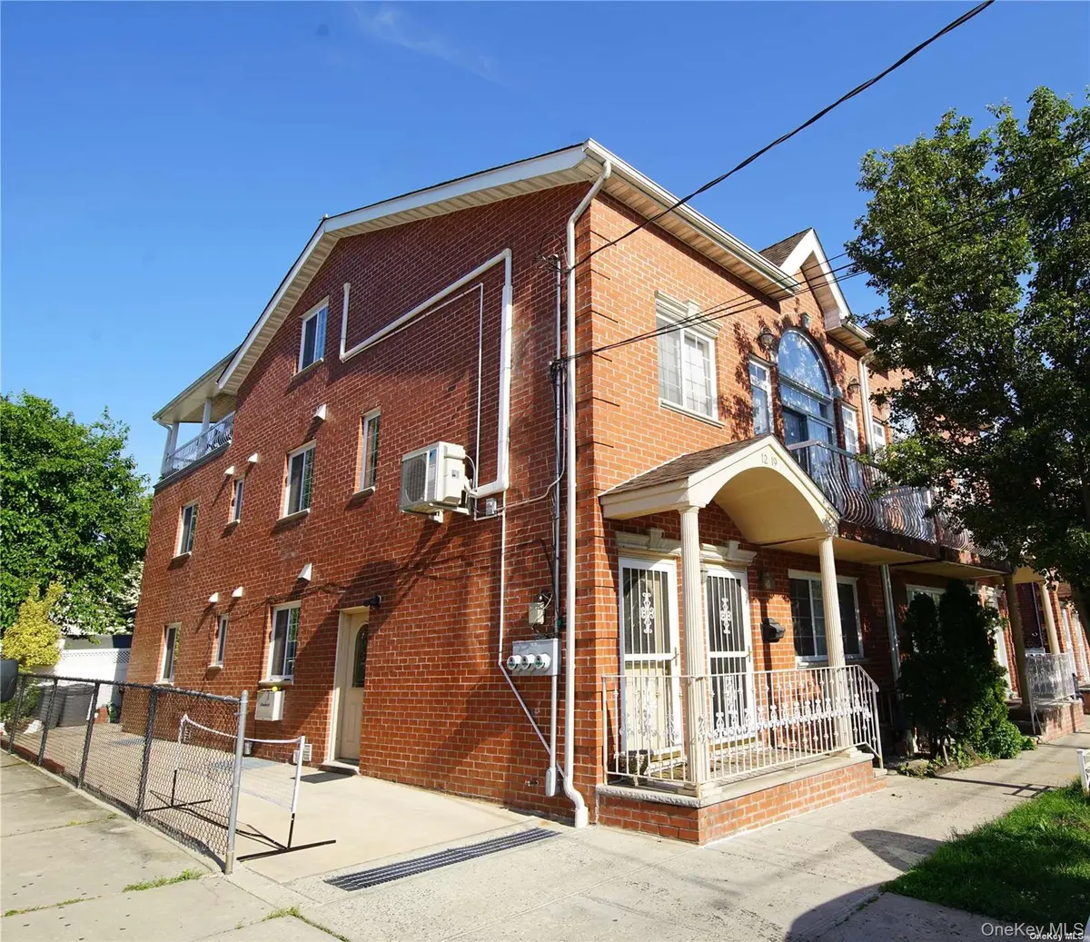 12-19 120th ST, College Point, NY 11356