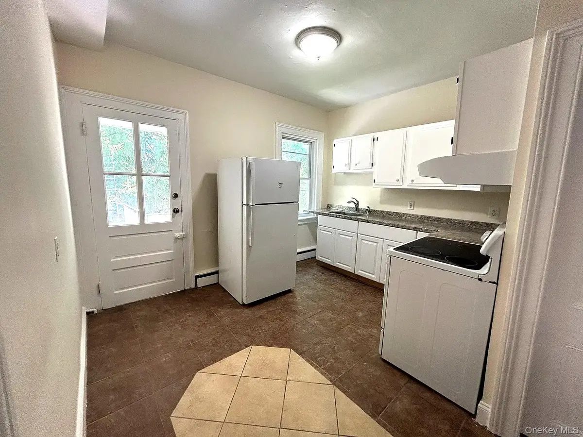 9 Grand ST #2, Poughkeepsie, NY 12601