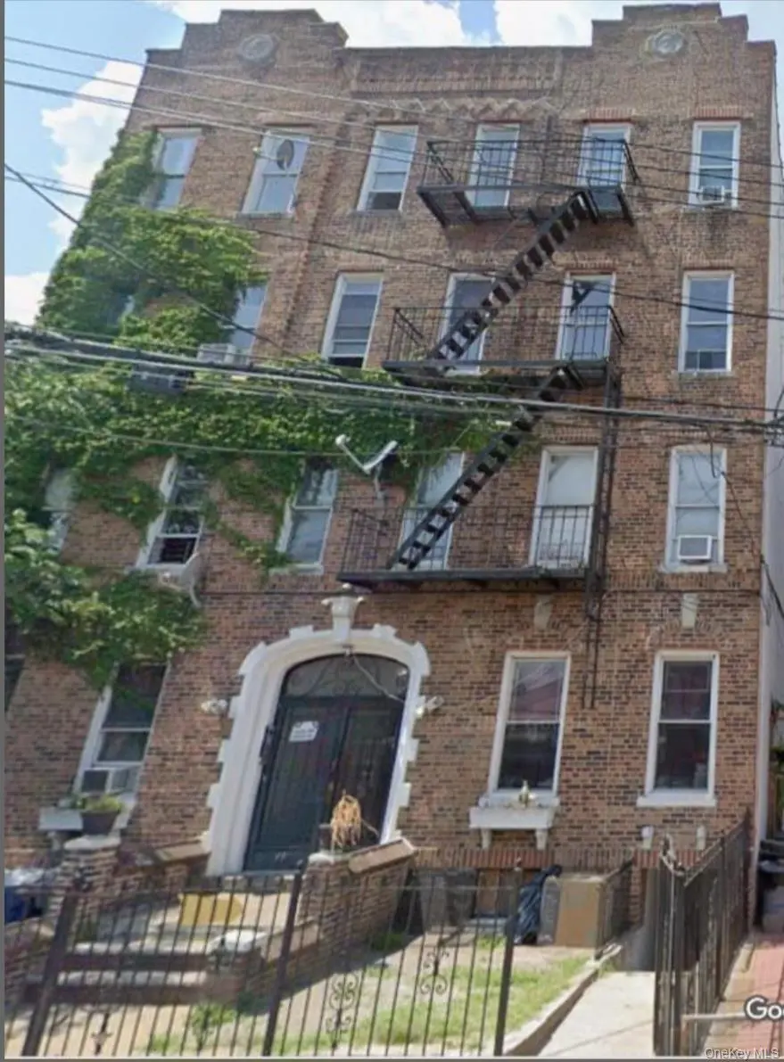 19 Hubbard PL, Brooklyn, NY 11210