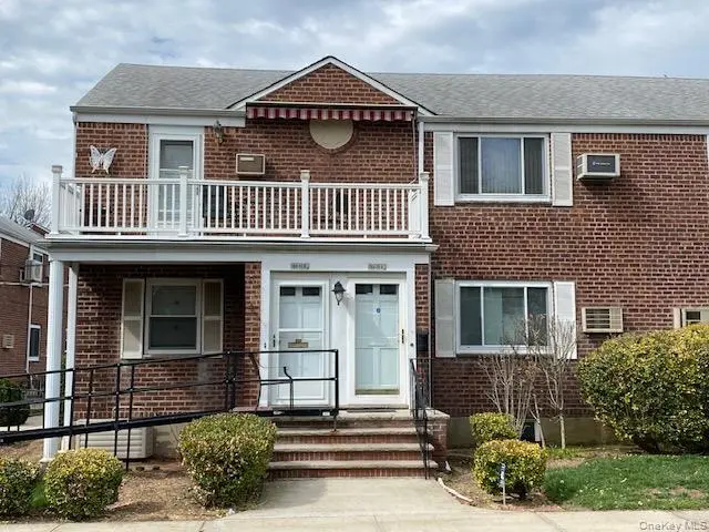 264-15 Langston AVE #E-2, Glen Oaks, NY 11004