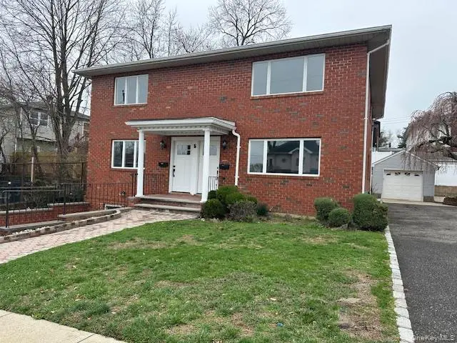 5 Linwood RD #2nd Fl, Port Washington, NY 11050