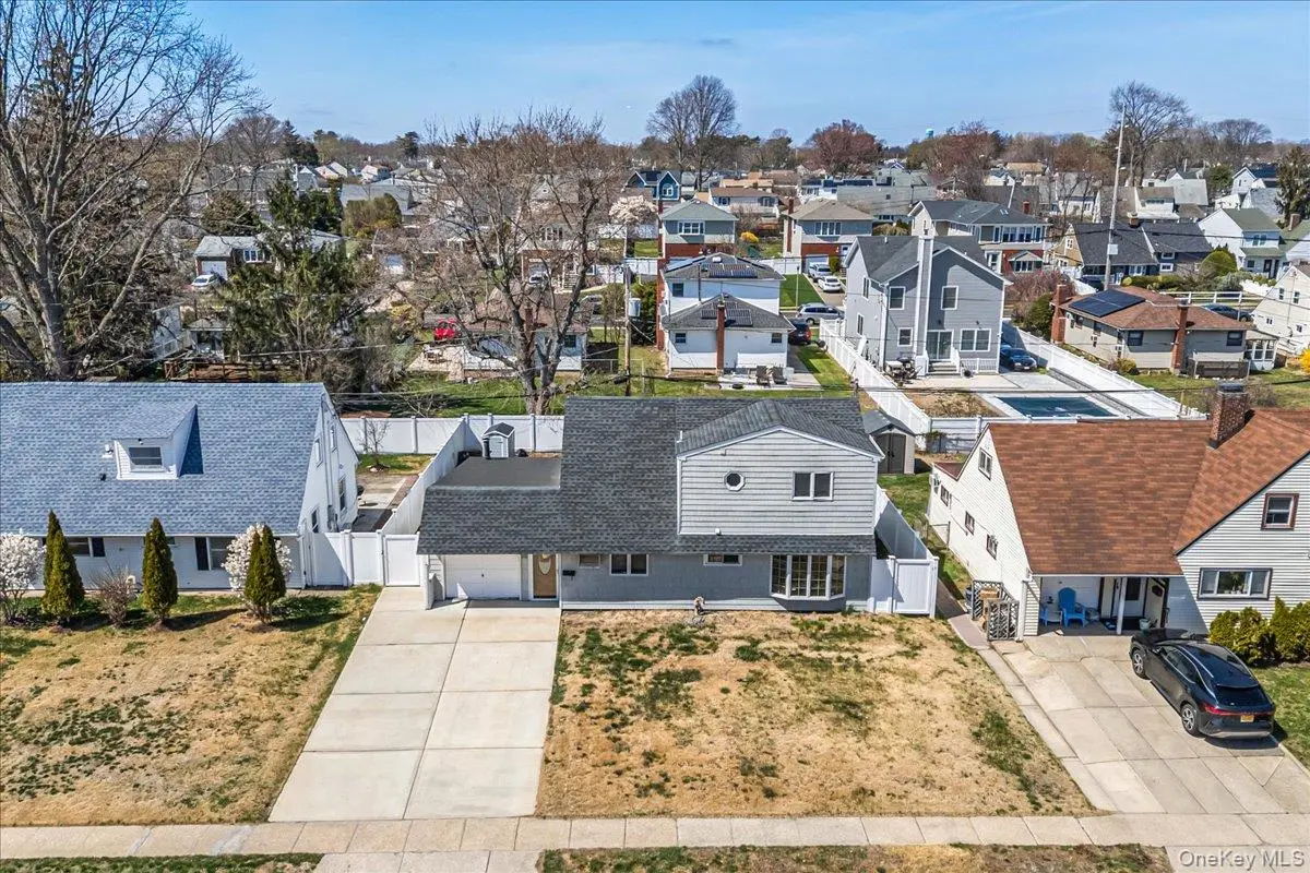 65 Prentice RD, Levittown, NY 11756