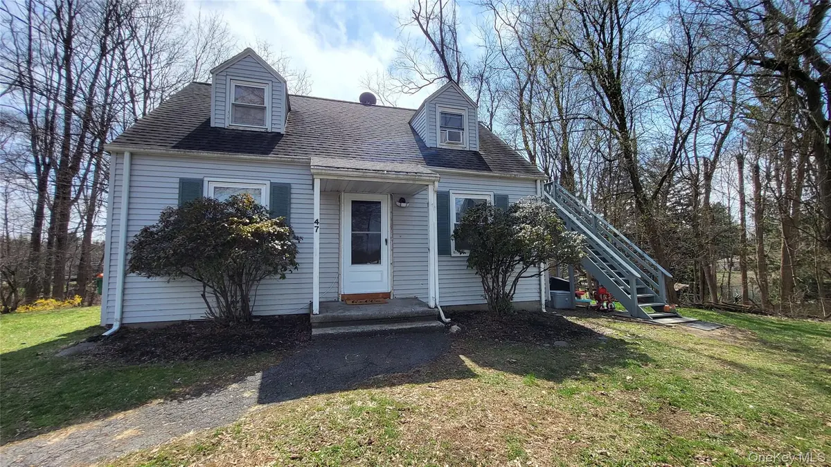 47 Kinderhook DR, Poughkeepsie, NY 12603