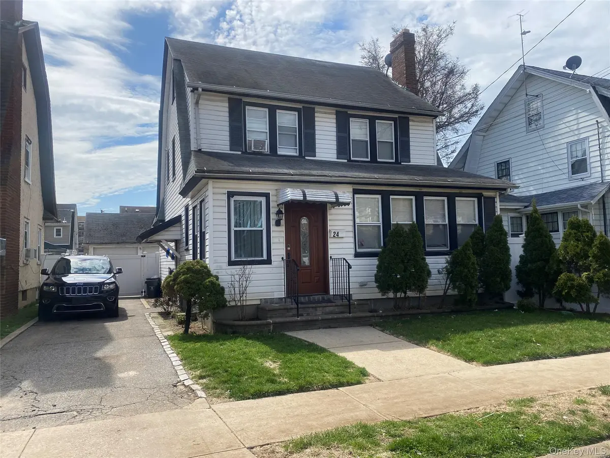 24 Lent AVE, Hempstead, NY 11550