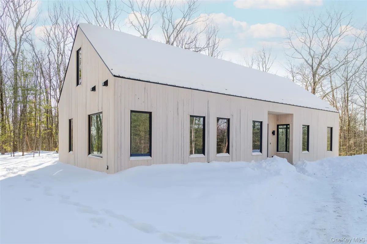 48 Pine Grove RD, Kerhonkson, NY 12446
