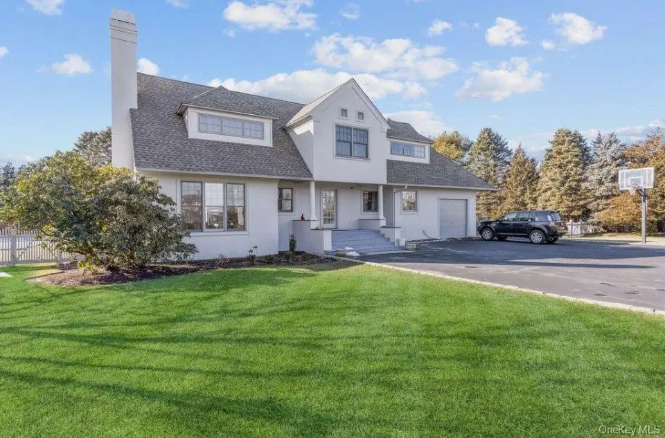 582 Hayground RD, Wainscott, NY 11976