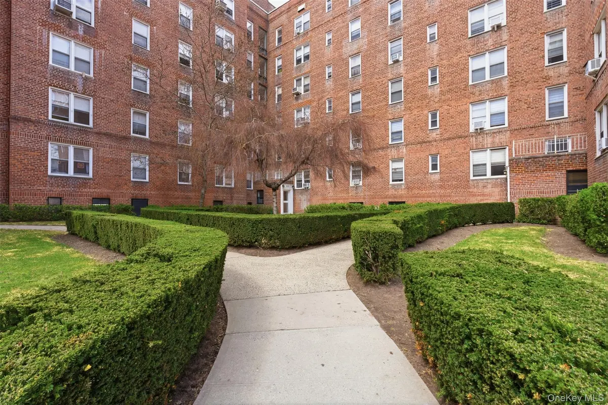 5639 Netherland AVE #5C, Bronx, NY 10471