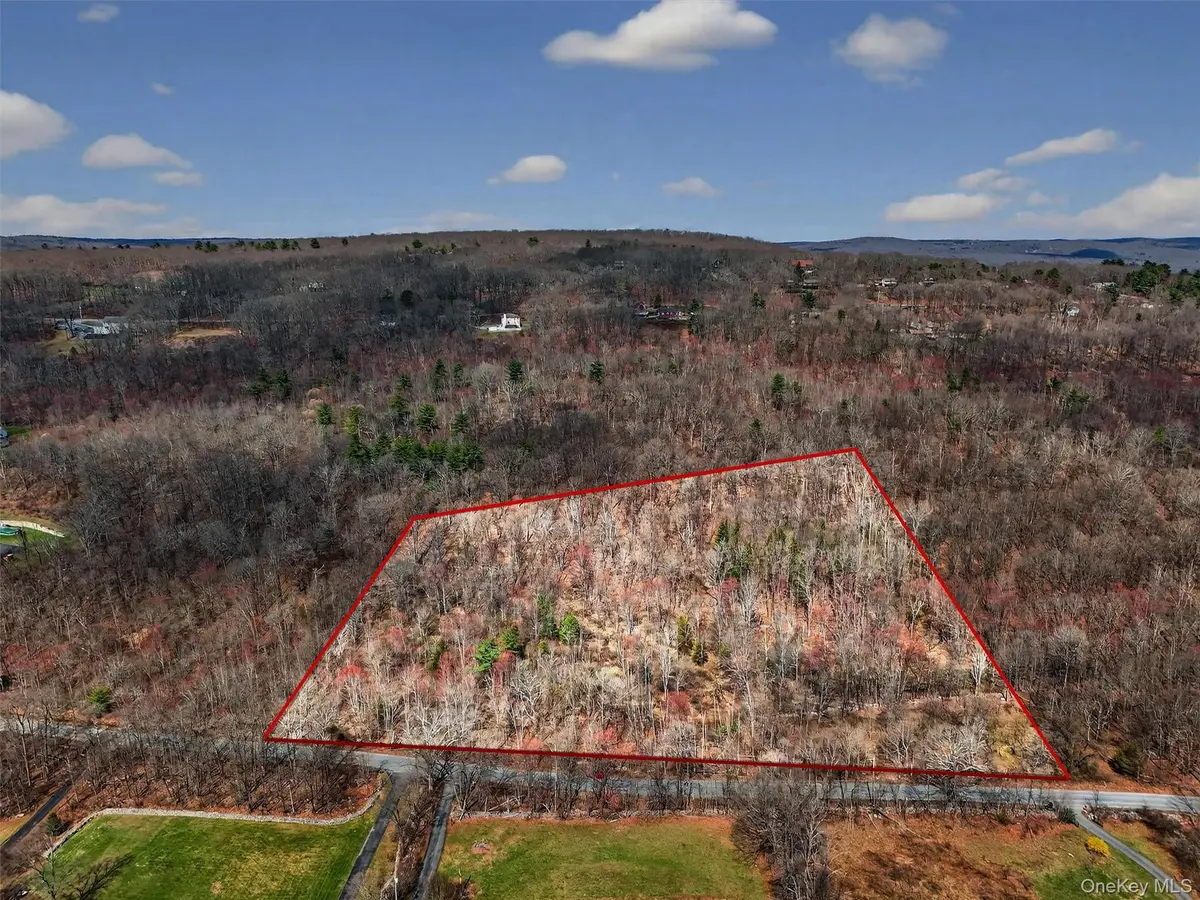 Horton RD, Bloomingburg, NY 12721