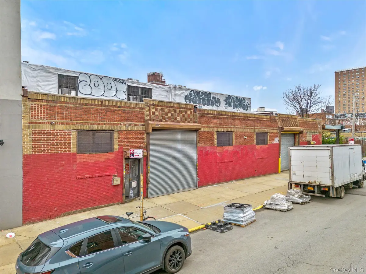 200 Cook ST, Brooklyn, NY 11206