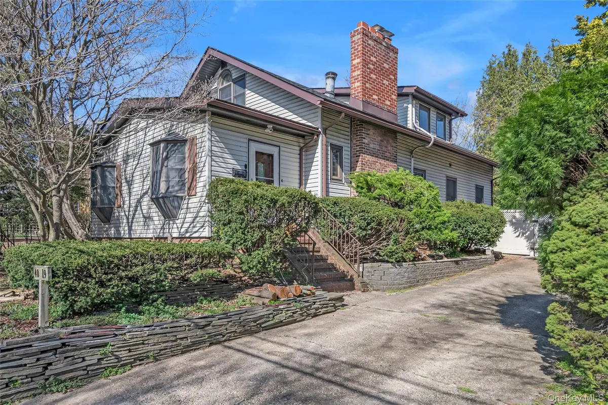 40-19 218th ST, Bayside, NY 11361