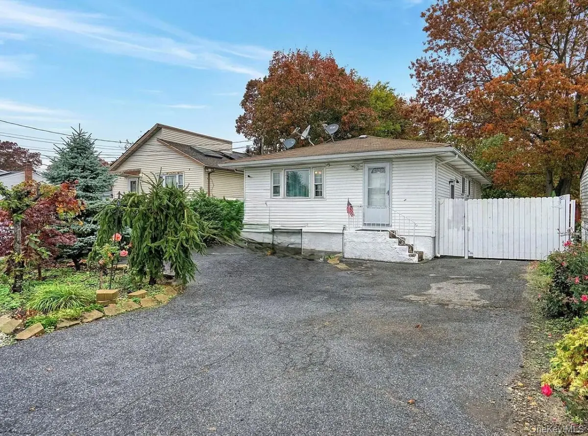 43 Johnson AVE, Ronkonkoma, NY 11779