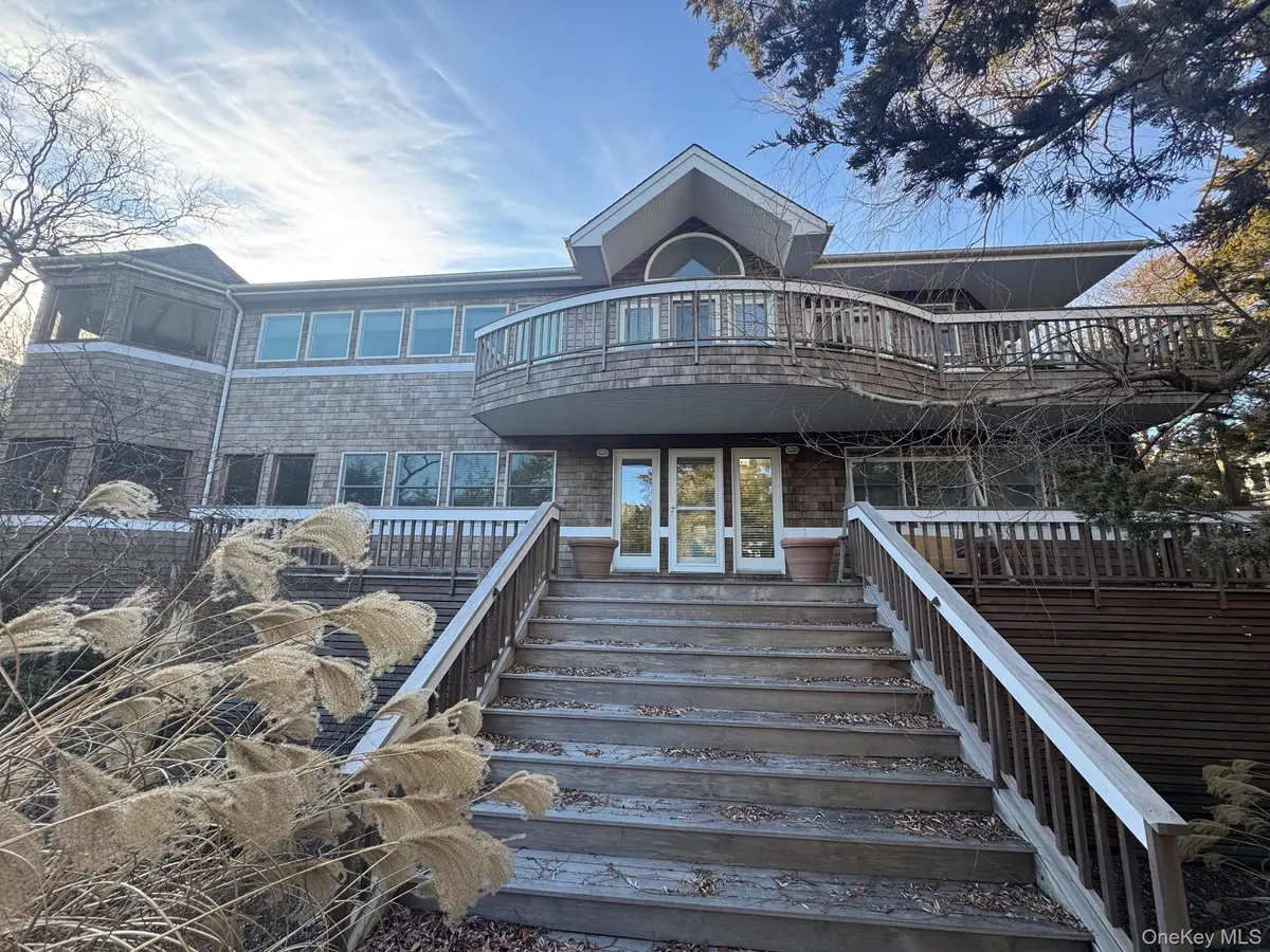 Address not disclosed, Ocean Beach, NY 11770