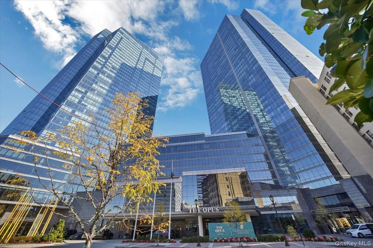 1 Renaissance SQ #19BC, White Plains, NY 10601