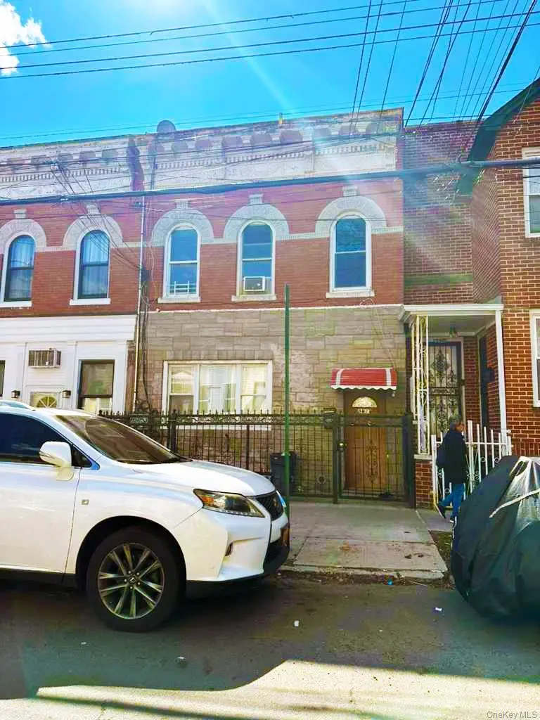 8822 85th ST, Woodhaven, NY 11421