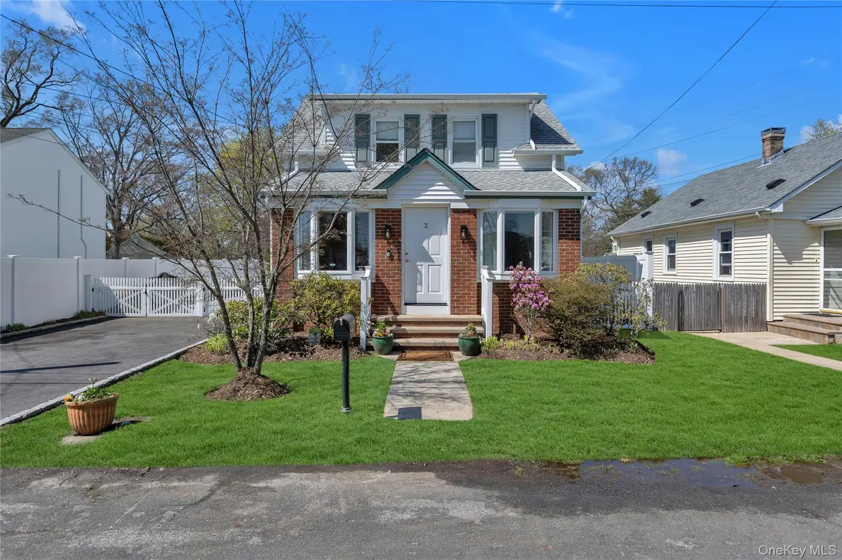 3 William ST, East Northport, NY 11731