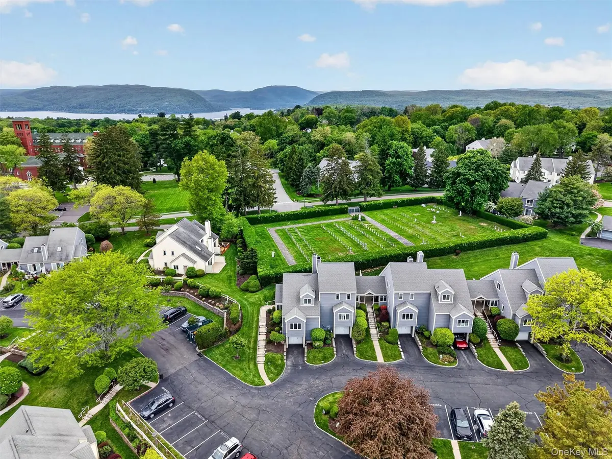 115 Fields LN, Peekskill, NY 10566