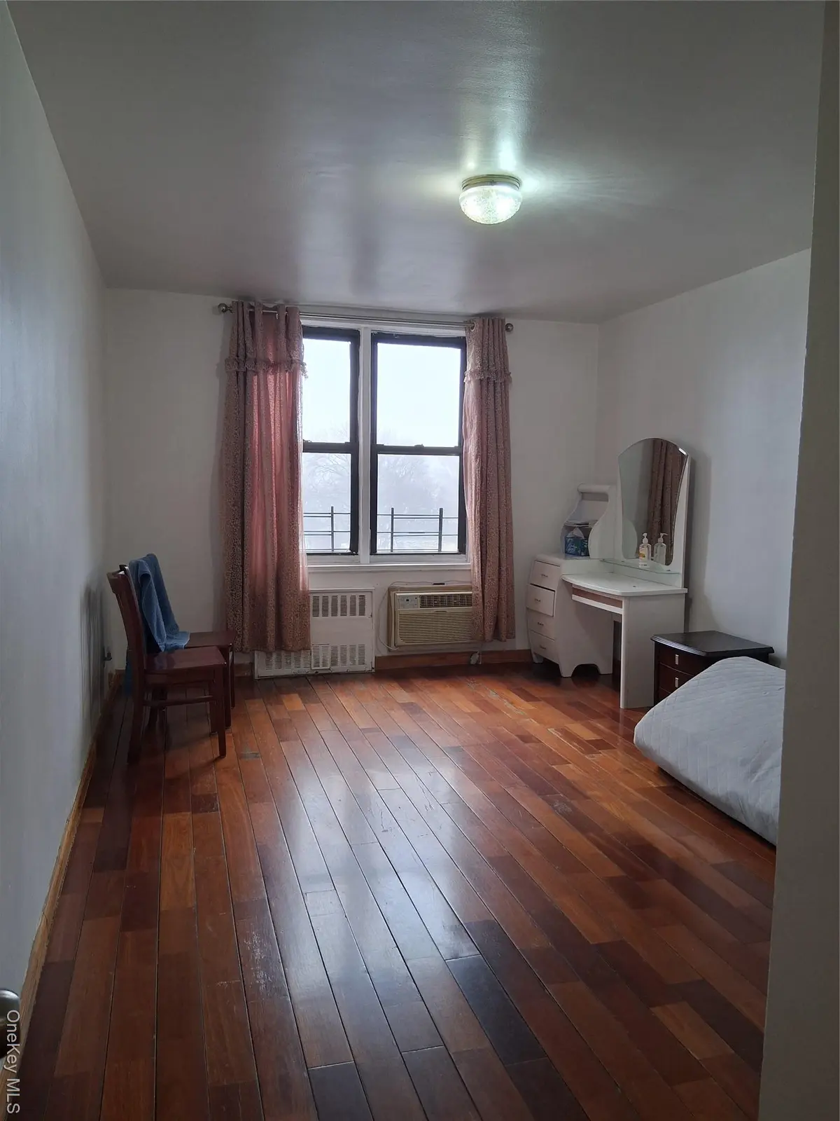 137-40 45th AVE #5N, Flushing, NY 11355