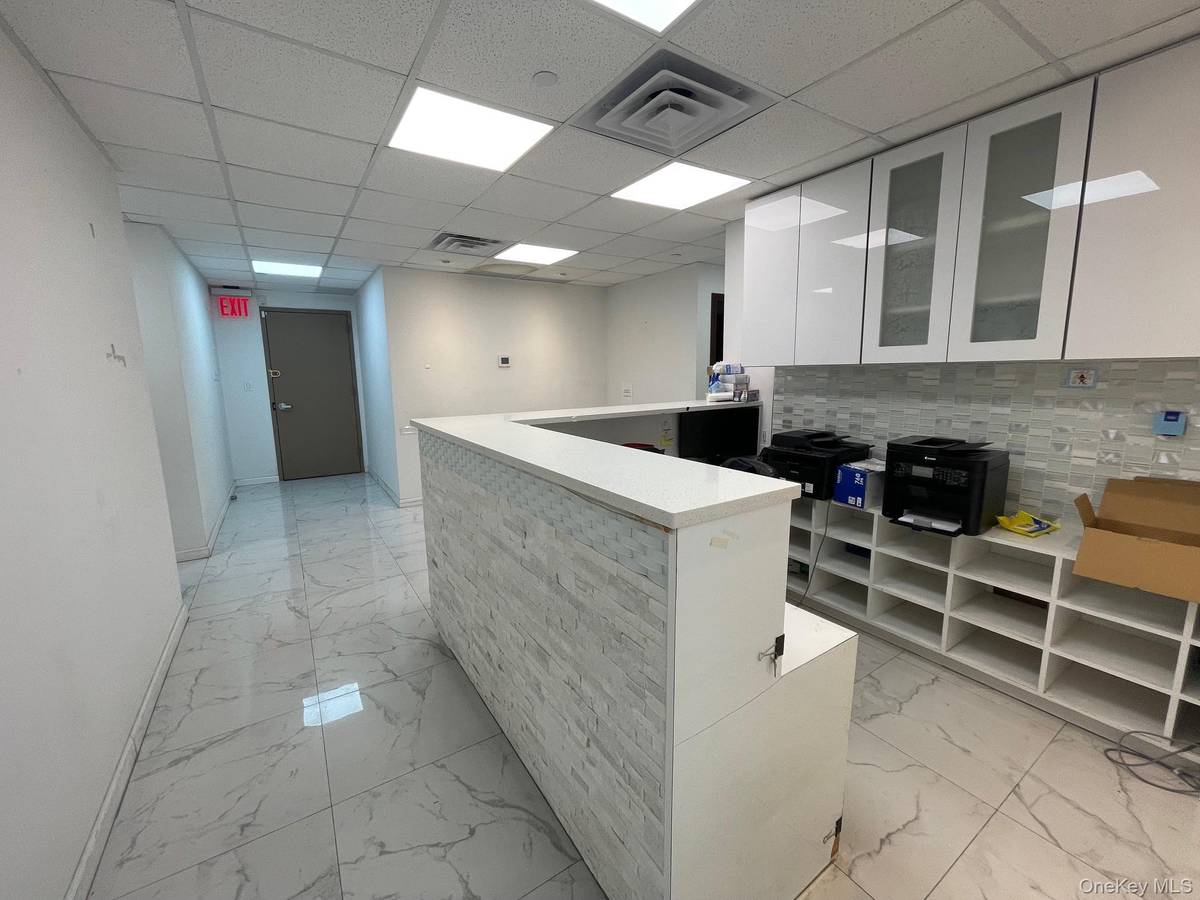 4142 College Point BLVD #2A, Flushing, NY 11355