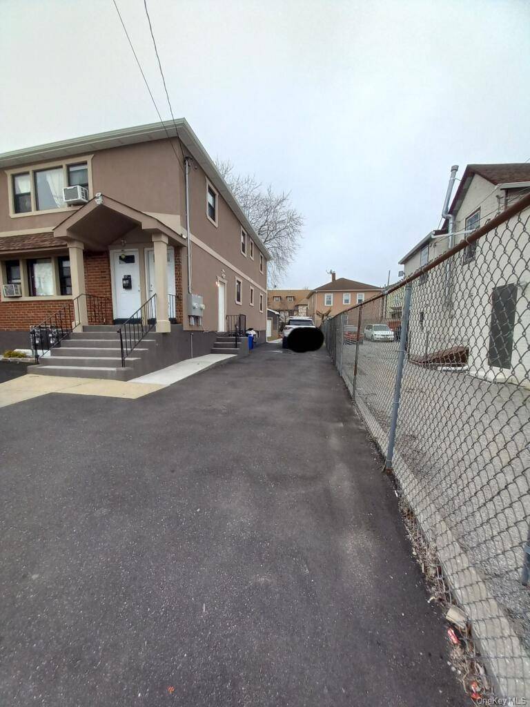 13 Clinton AVE, Inwood, NY 11096