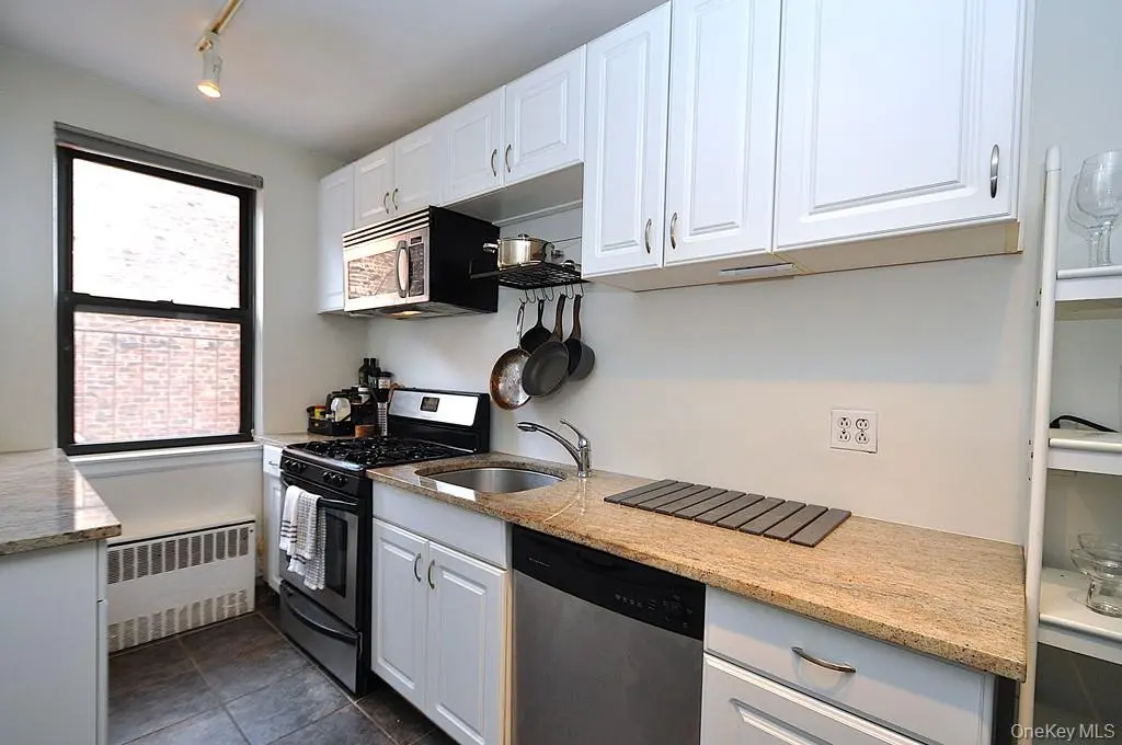 142 Garth RD #1A, Scarsdale, NY 10583
