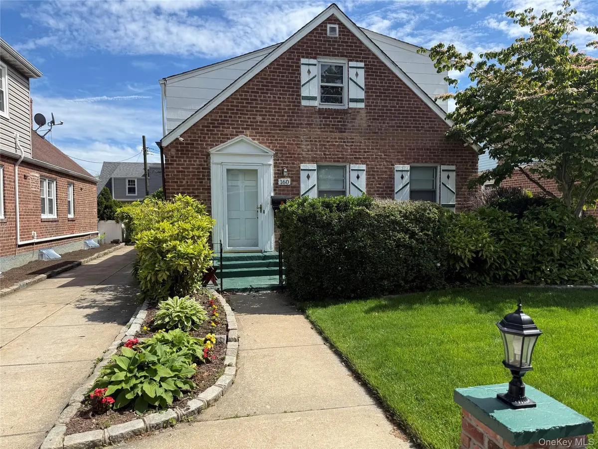 160 Albermarle AVE, Valley Stream, NY 11580