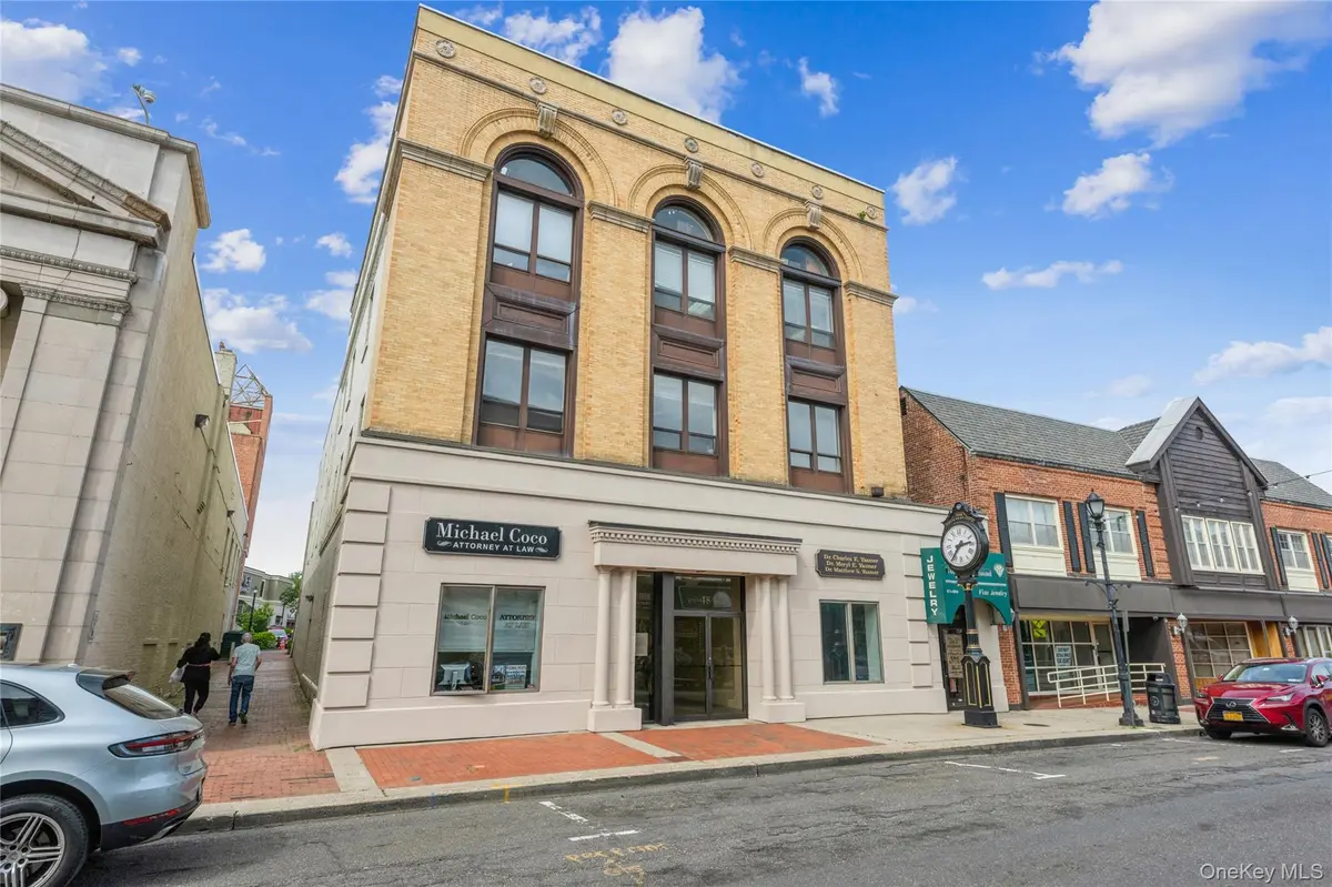 15 Glen ST #205, Glen Cove, NY 11542