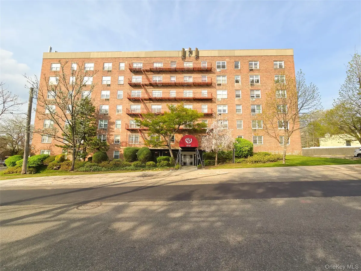 47-27 Little Neck Pkwy #L-2, Little Neck, NY 11362