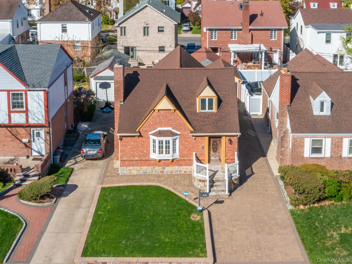 7520 180th ST, Fresh Meadows, NY 11366