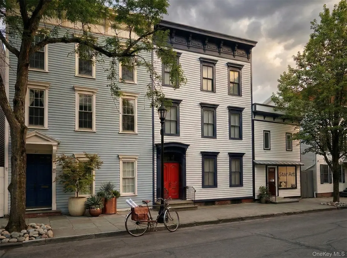 125 Warren ST, Hudson, NY 12534