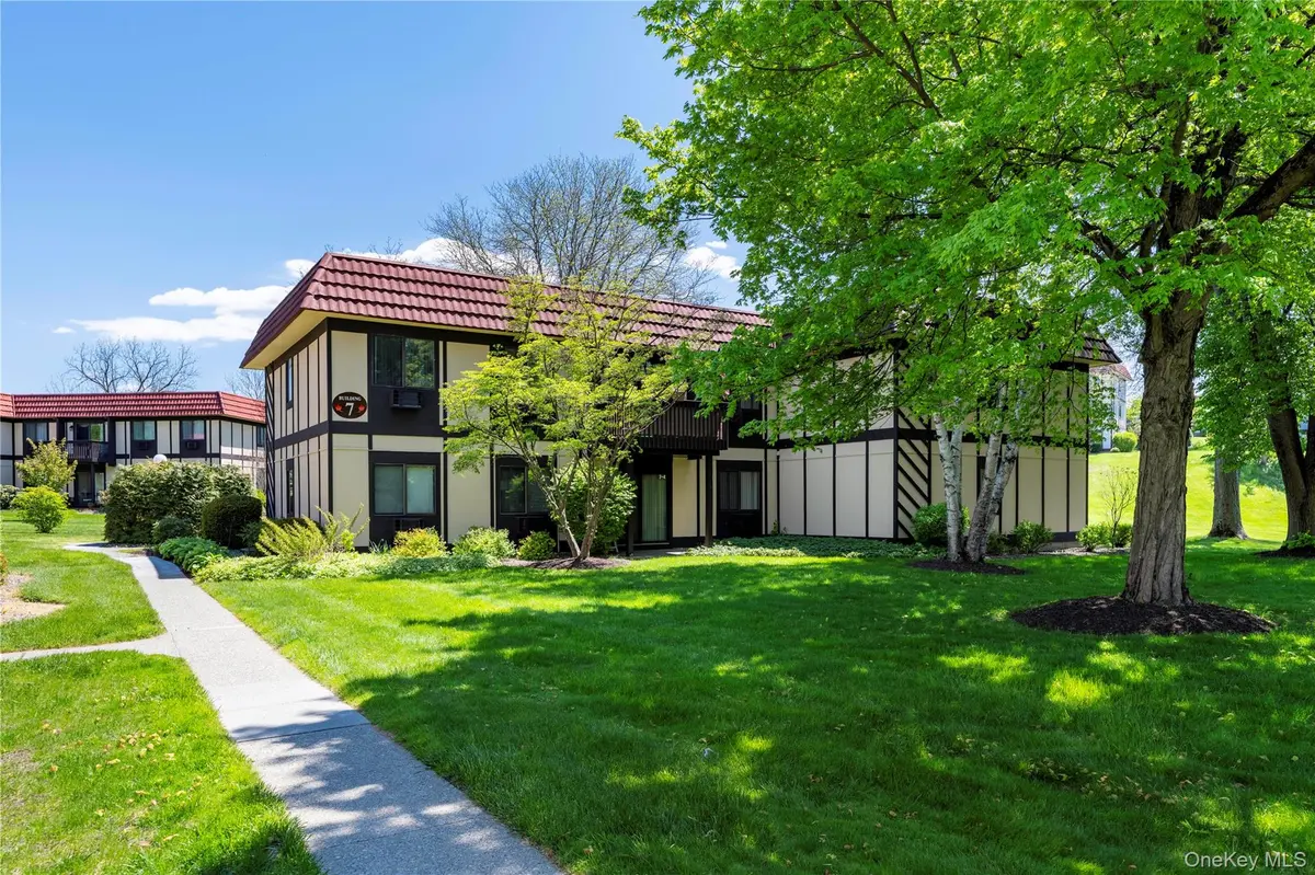 7 Loudon DR #8, Fishkill, NY 12524