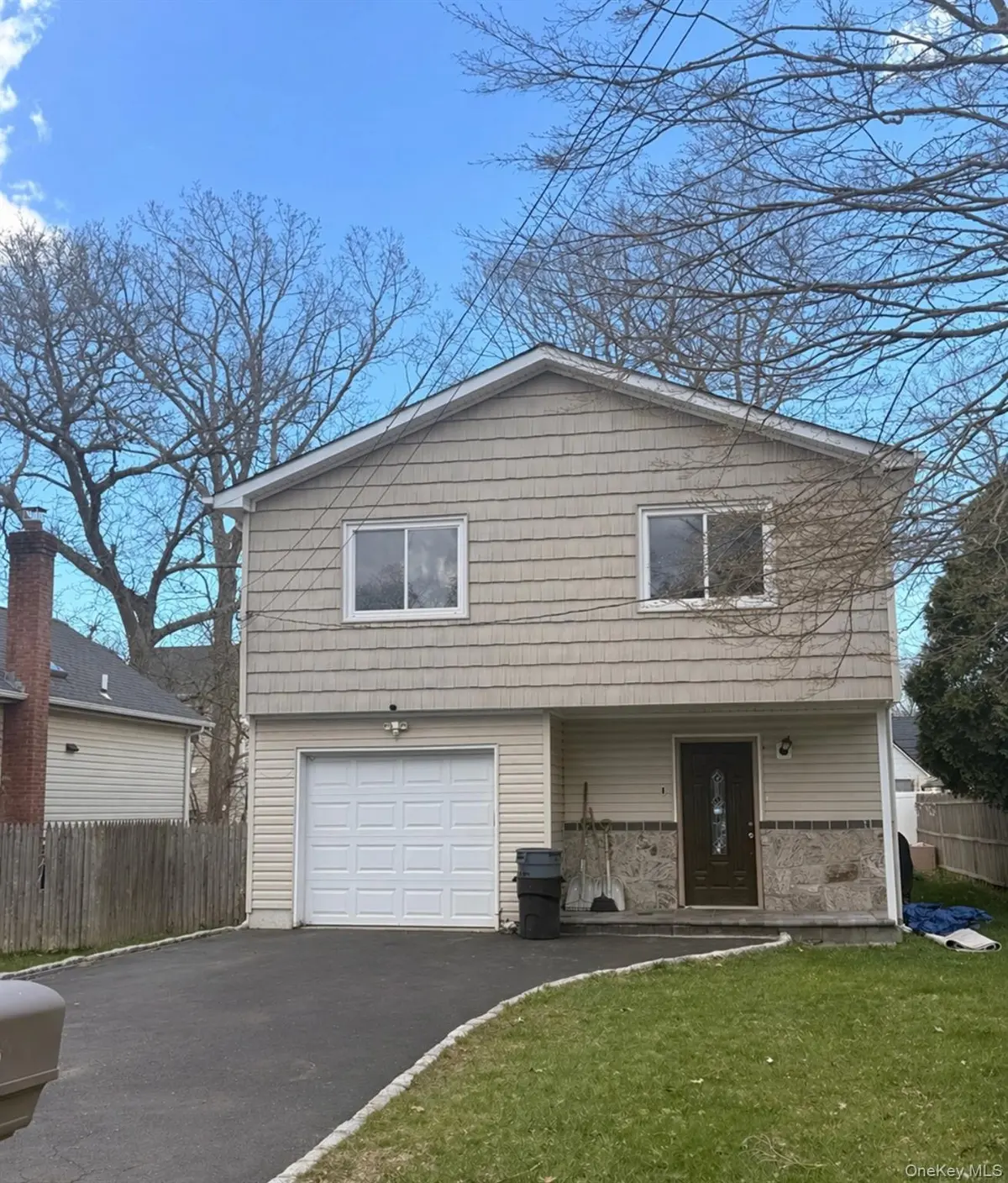 116 Hampton AVE, Mastic, NY 11950