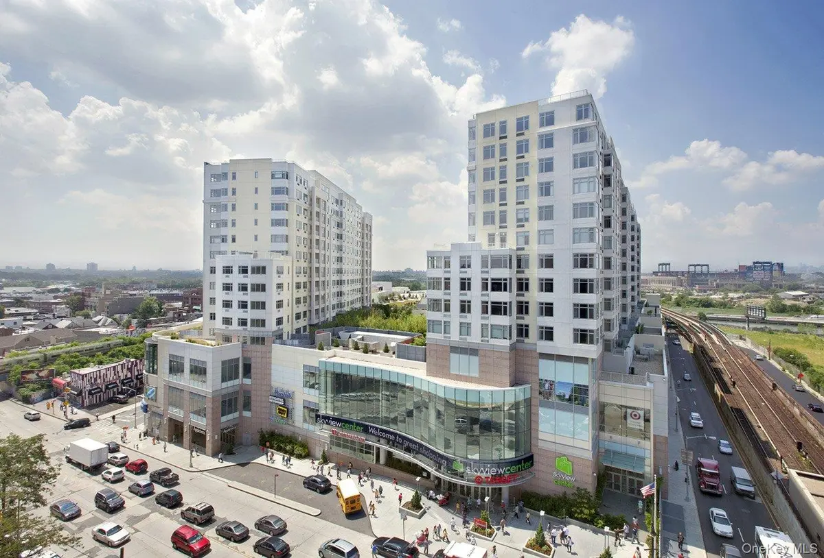 4028 COLLEGE POINT BLVD #PH108, Flushing, NY 11354